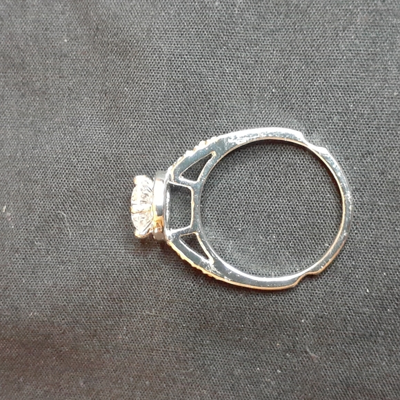 Avon cubic zirconia wedding ring and band - Picture 2 of 12